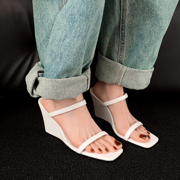 Julia' Sandals - Image 3