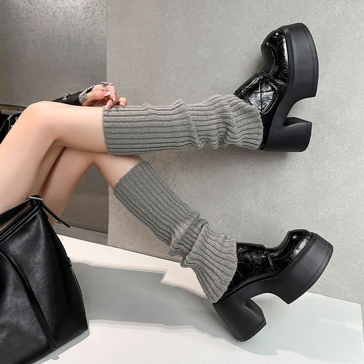 Black Pumps