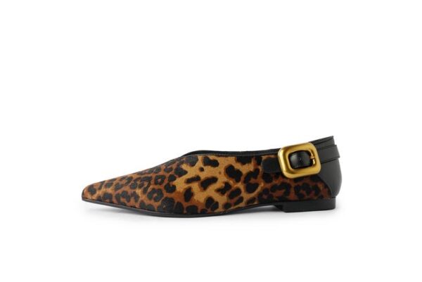 Savage Chic' Flats