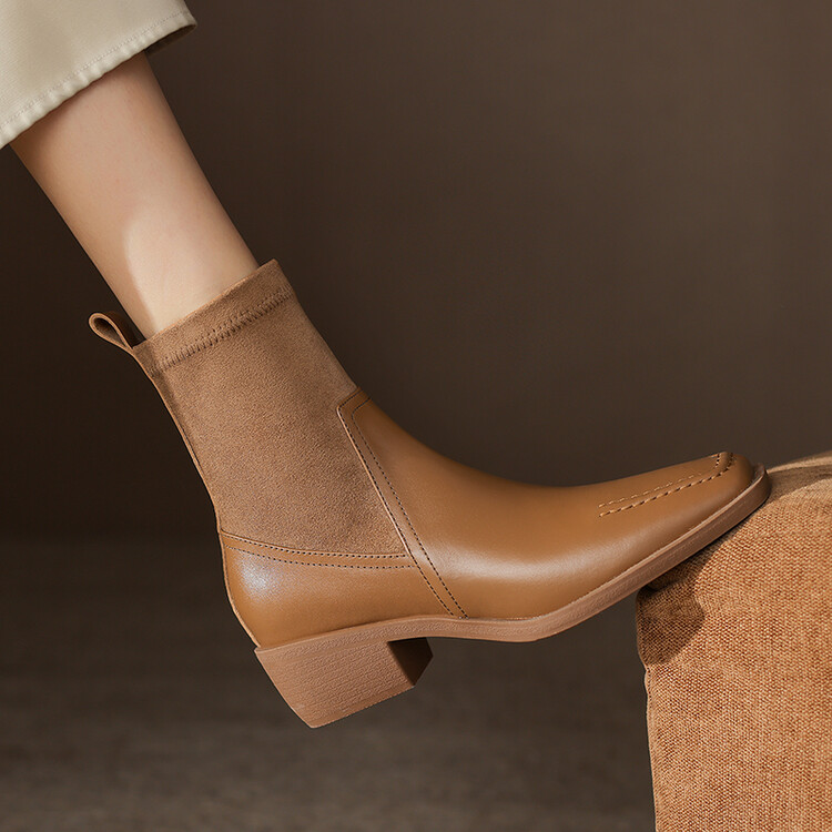 Square-toe Boots
