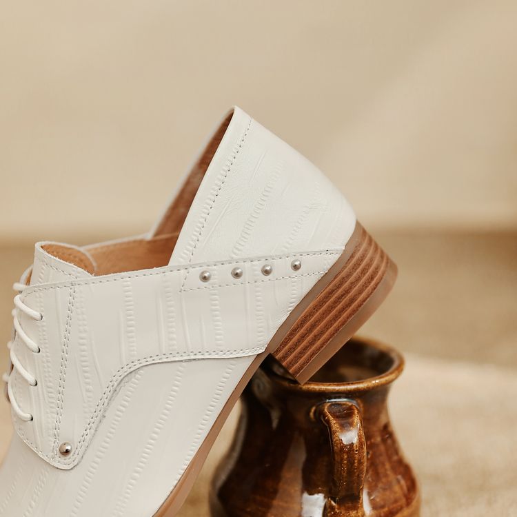 pointed-toe flats