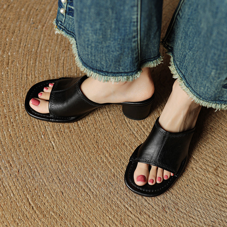 Black Round Heel Mules