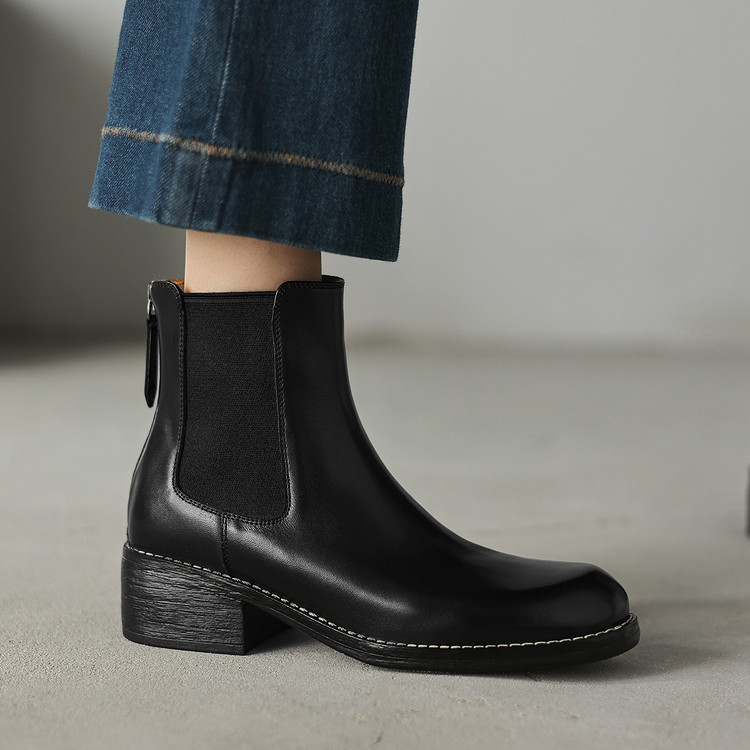 Black chelsea Boots