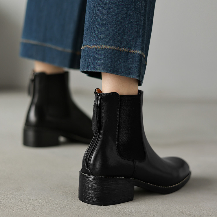 Black chelsea Boots