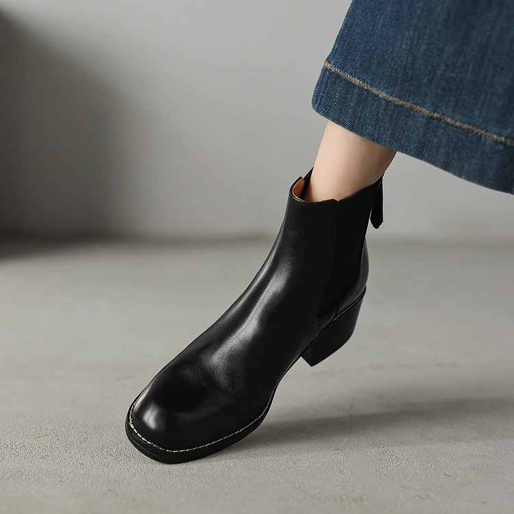 Black chelsea Boots
