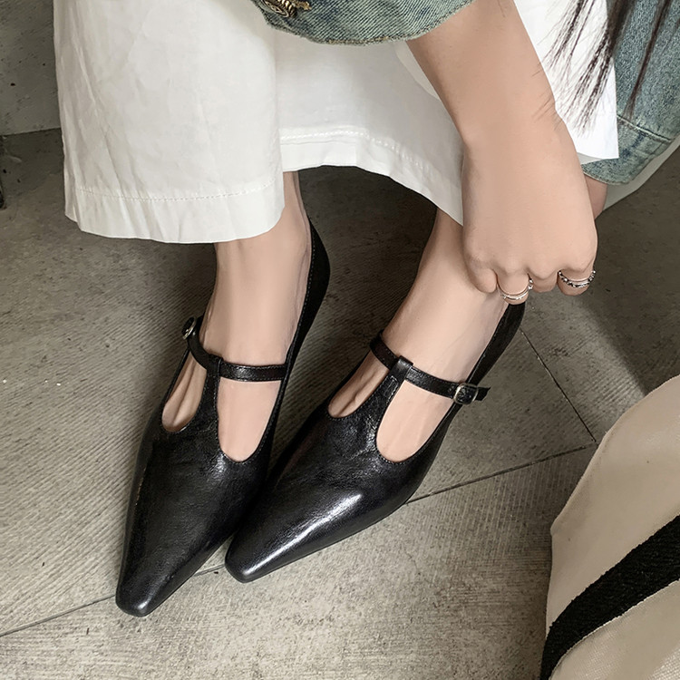 Black Pointed-toe Pumps