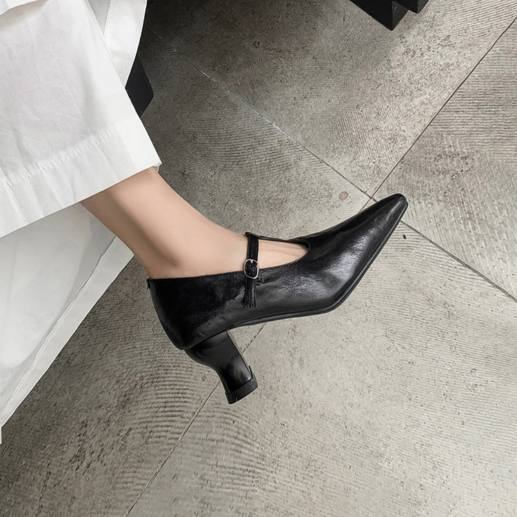 Black Pointed-toe Pumps