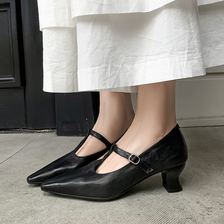 Black Pointed-toe Pumps