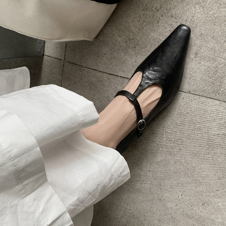 Black Pointed-toe Pumps