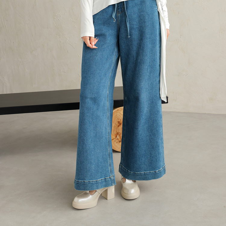 Beige Round-toe platform