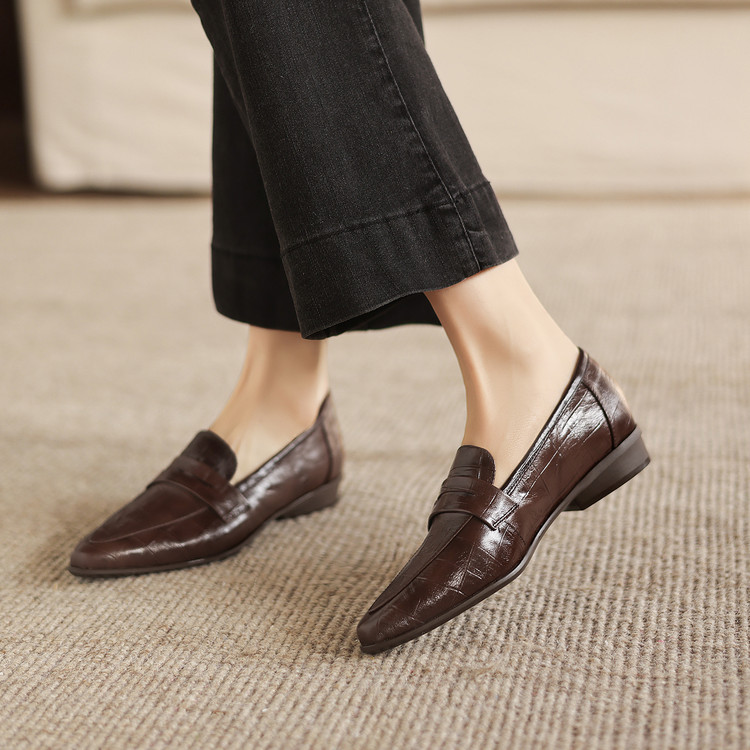 Pointed-toe Classic Loafers