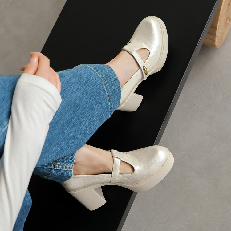 Beige Round-toe platform