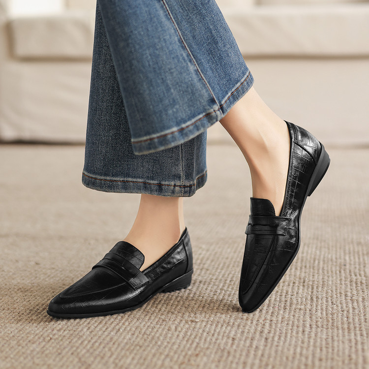 Classic Black Loafer