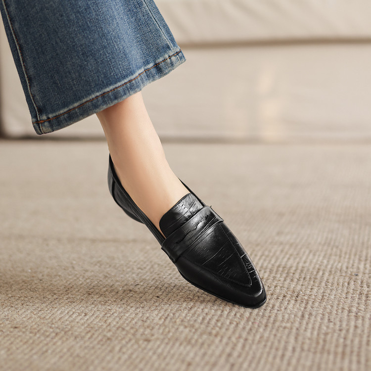 Classic Black Loafer