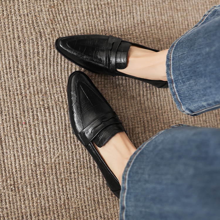 Classic Black Loafer