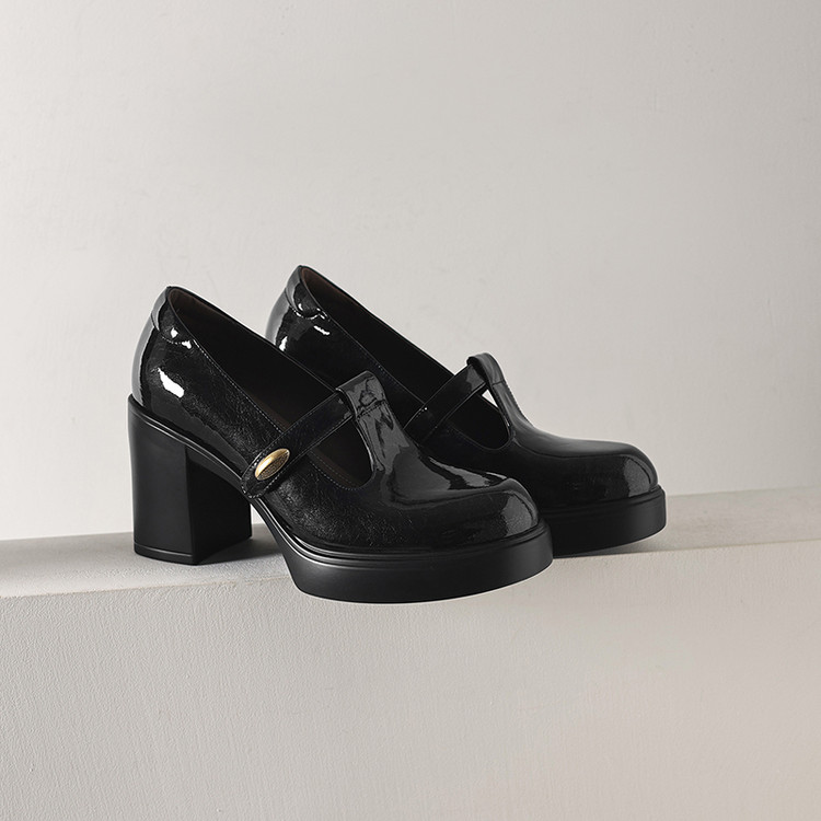 Black Round-toe Platform