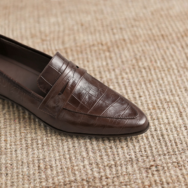 Pointed-toe Classic Loafers