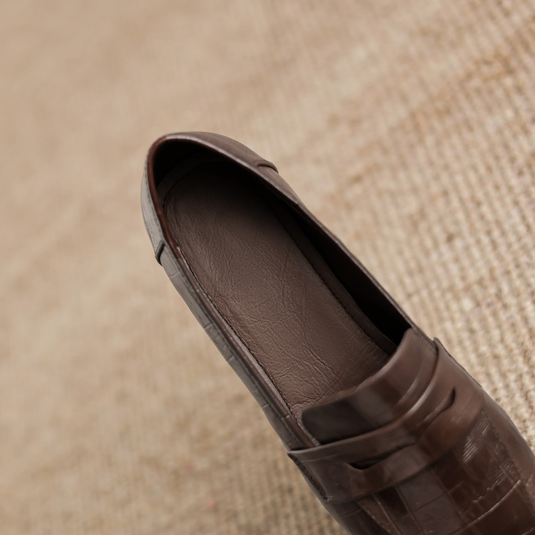 Pointed-toe Classic Loafers