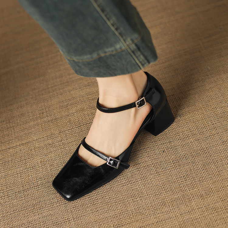 Black Straps Pumps