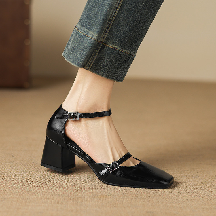 Black Straps Pumps