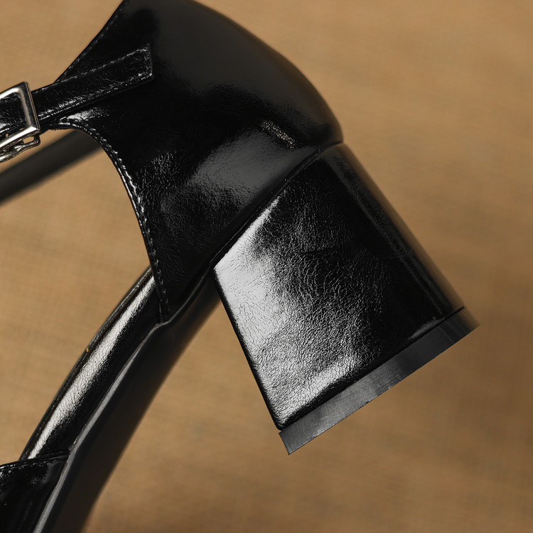 Black Straps Pumps