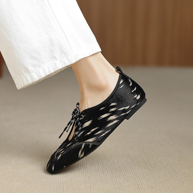 Black Horsehair Flats