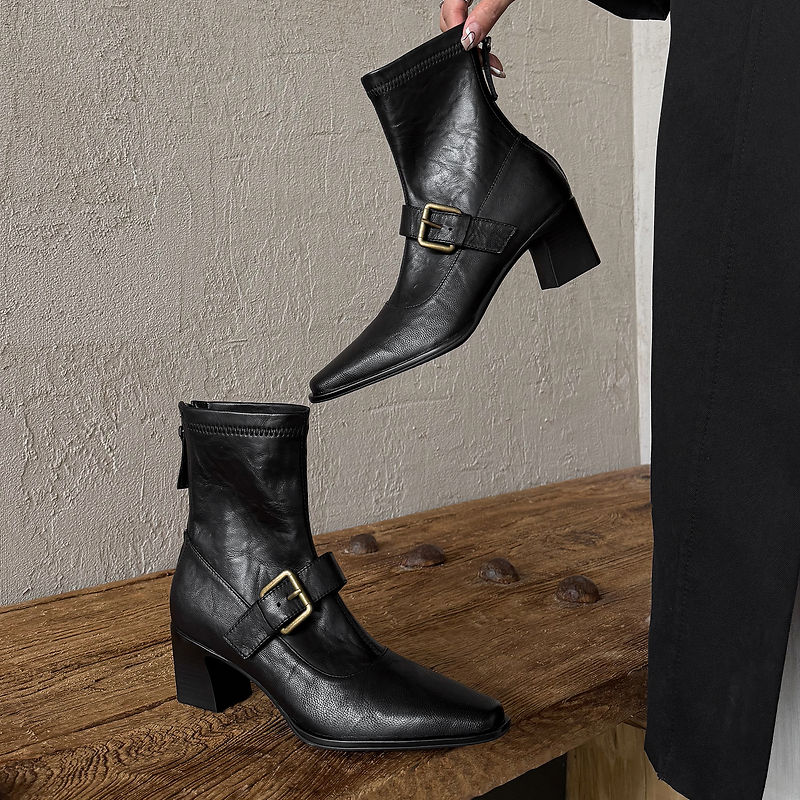 Black Pointed-toe Boots
