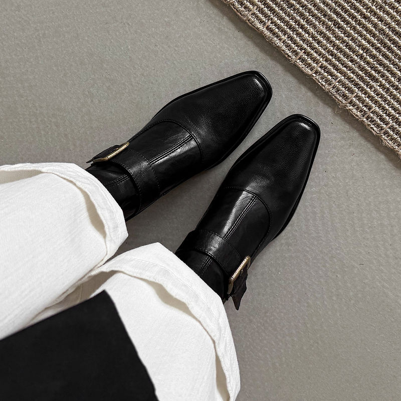 Black Pointed-toe Boots