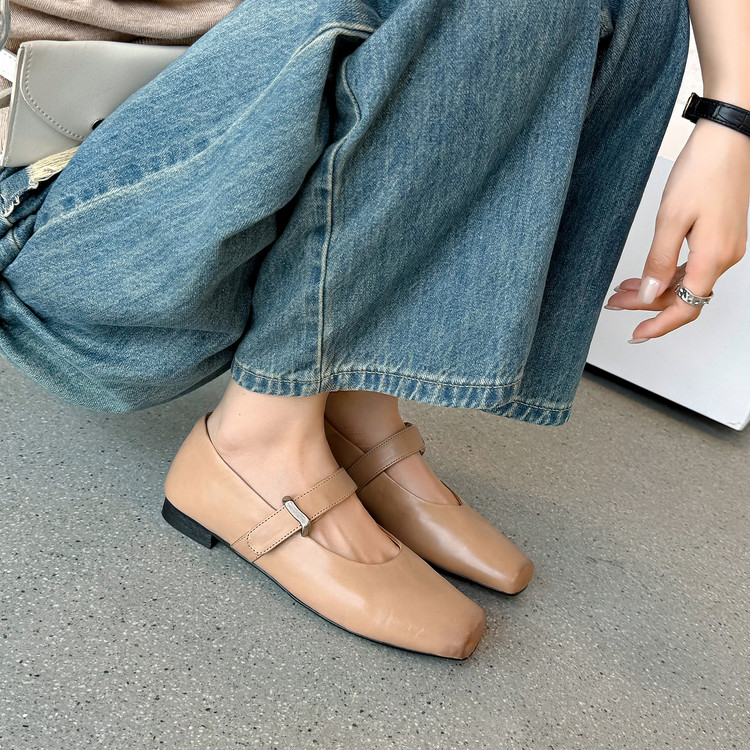 Square-toe Mary Janes