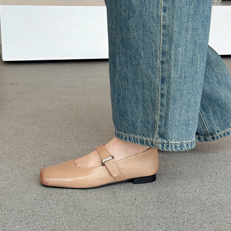 Square-toe Mary Janes