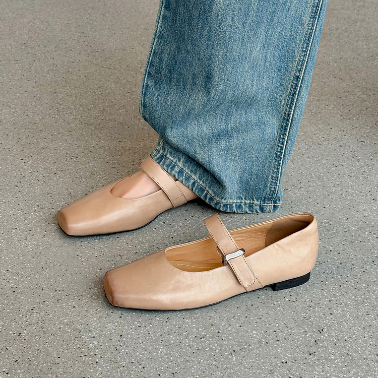 Square-toe Mary Janes