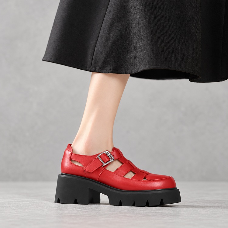 maia-red-03